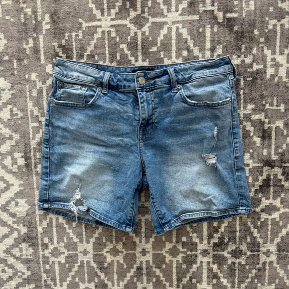 Lucky Brand 8/29 Blue Jean Shorts Distressed Medium Length The Roll Up